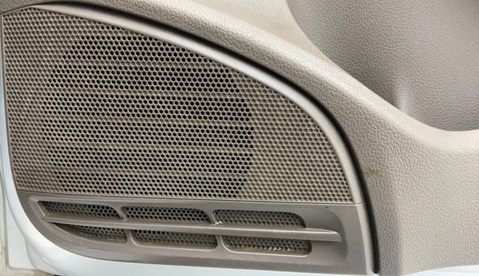 2010 Volkswagen Vento HIGHLINE PETROL, Petrol, Manual, 1,12,747 km, Speaker