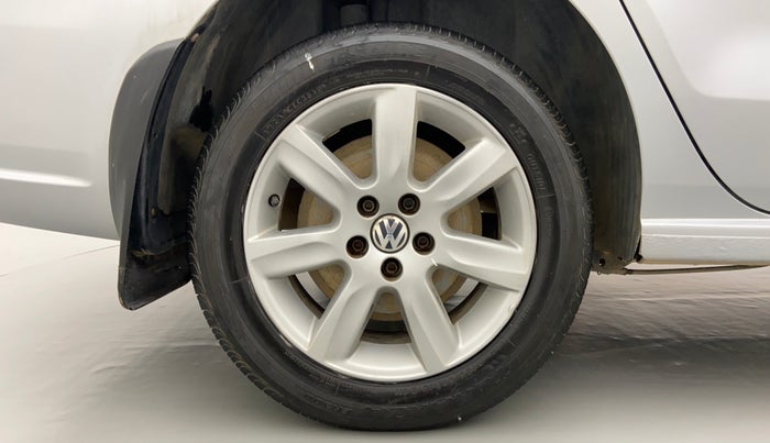 2010 Volkswagen Vento HIGHLINE PETROL, Petrol, Manual, 1,12,747 km, Right Rear Wheel