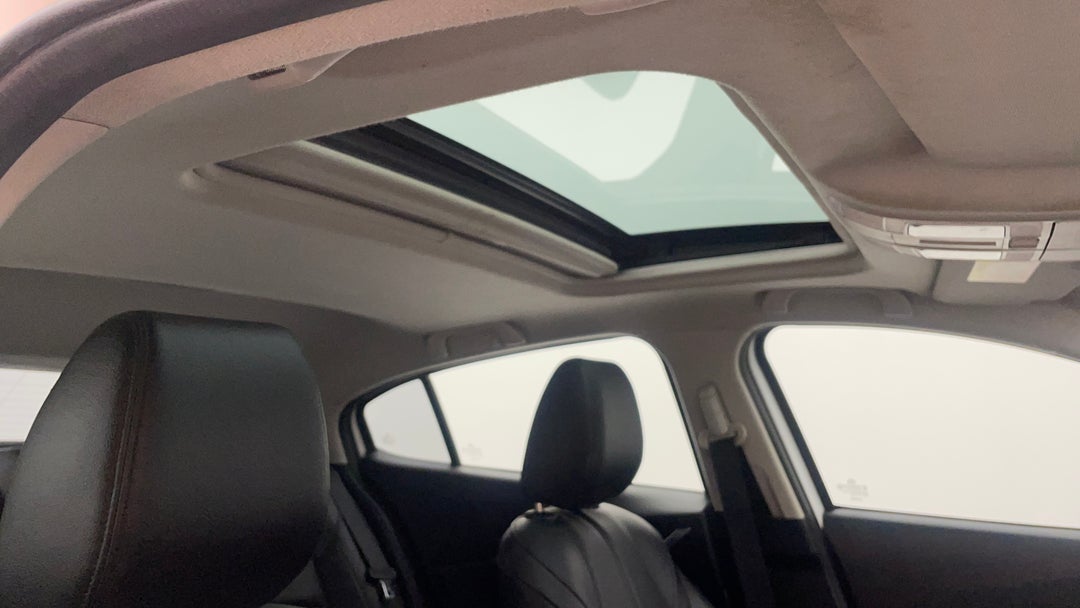 Interior Sunroof/Moonroof