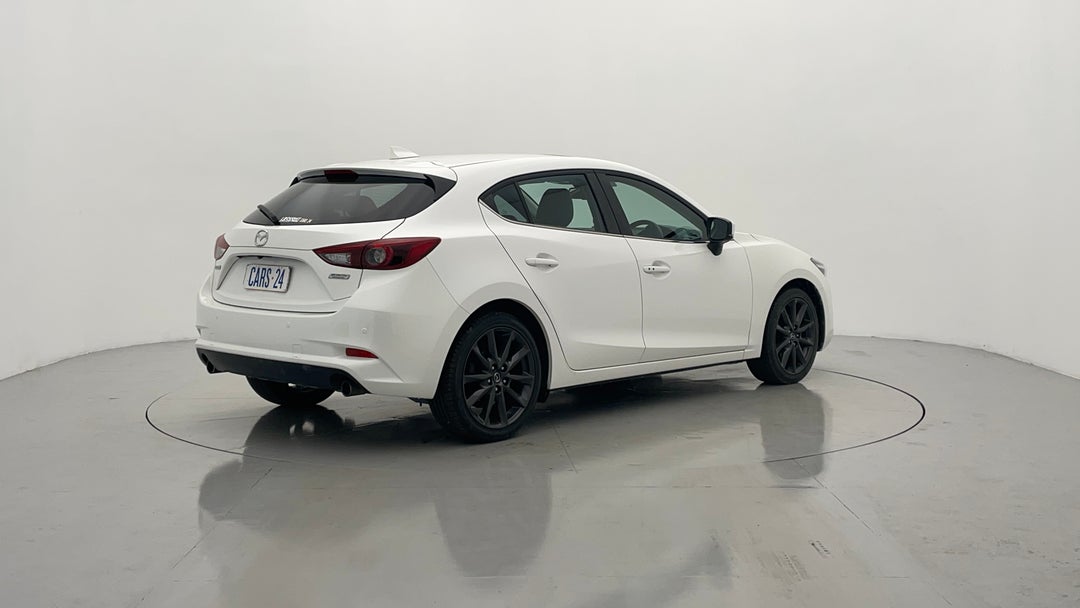 Right Back Diagonal (45- Degree) View