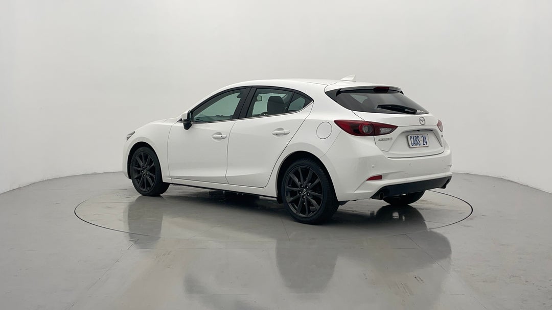 Left Back Diagonal (45- Degree) View