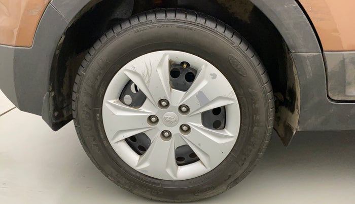 2017 Hyundai Creta E PLUS 1.6 PETROL, Petrol, Manual, 96,135 km, Right Rear Wheel