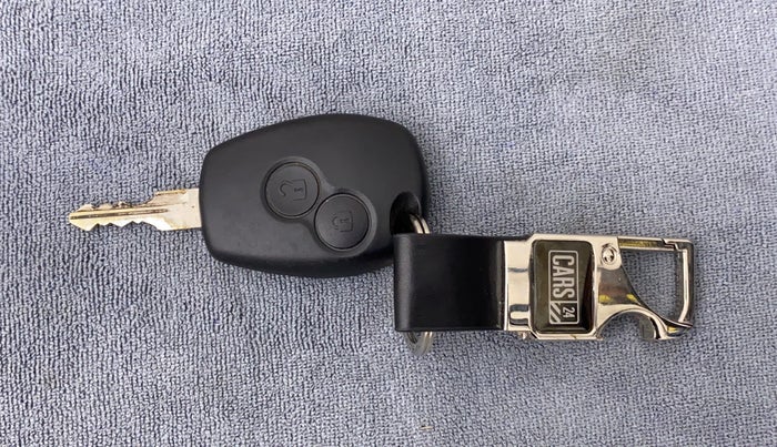 2014 Nissan Terrano XV 110 DIESEL, Diesel, Manual, 43,866 km, Key Close Up