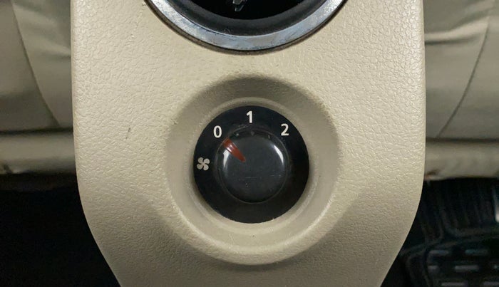 2014 Nissan Terrano XV 110 DIESEL, Diesel, Manual, 43,866 km, Rear AC Temperature Control