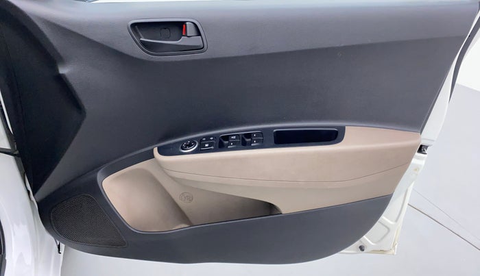 2014 Hyundai Grand i10 MAGNA 1.2 KAPPA VTVT, Petrol, Manual, 66,772 km, Driver Side Door Panels Control