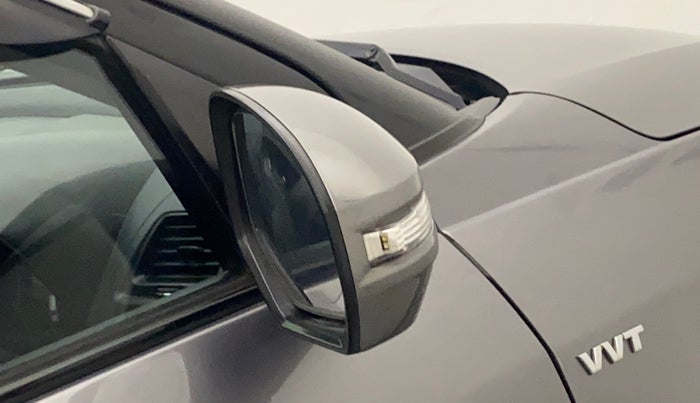 2017 Maruti Swift VXI, Petrol, Manual, 71,406 km, Right rear-view mirror - Mirror motor not working