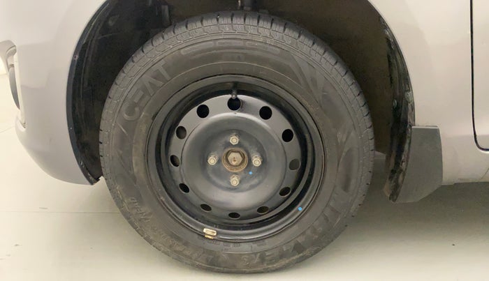 2017 Maruti Swift VXI, Petrol, Manual, 71,406 km, Left Front Wheel