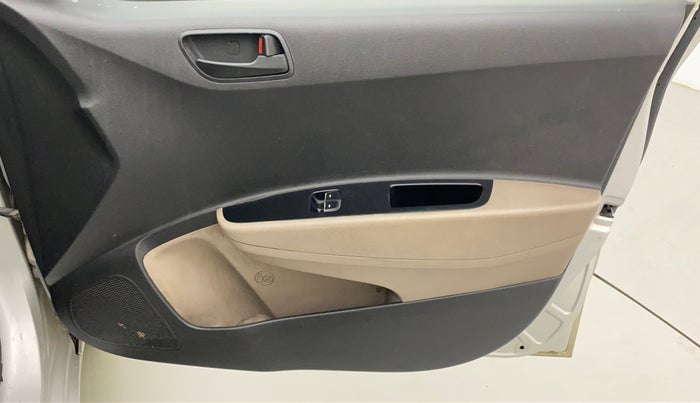 2014 Hyundai Xcent BASE 1.2, CNG, Manual, 49,273 km, Driver Side Door Panels Control