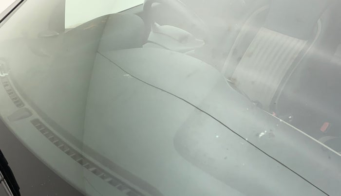 2014 Hyundai Xcent BASE 1.2, CNG, Manual, 49,273 km, Front windshield - Minor spot on windshield