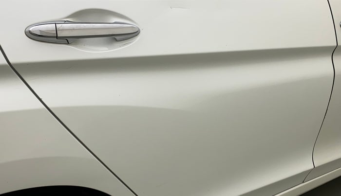 2017 Honda City 1.5L I-VTEC V MT, Petrol, Manual, 53,765 km, Right rear door - Minor scratches
