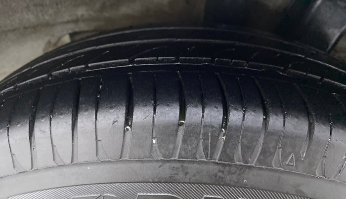 2017 Hyundai Xcent E PLUS, Petrol, Manual, 94,525 km, Left Rear Tyre Tread