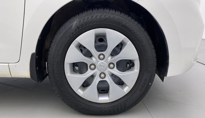2017 Hyundai Xcent E PLUS, Petrol, Manual, 94,525 km, Right Front Wheel