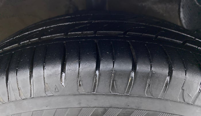 2017 Hyundai Xcent E PLUS, Petrol, Manual, 94,525 km, Right Front Tyre Tread
