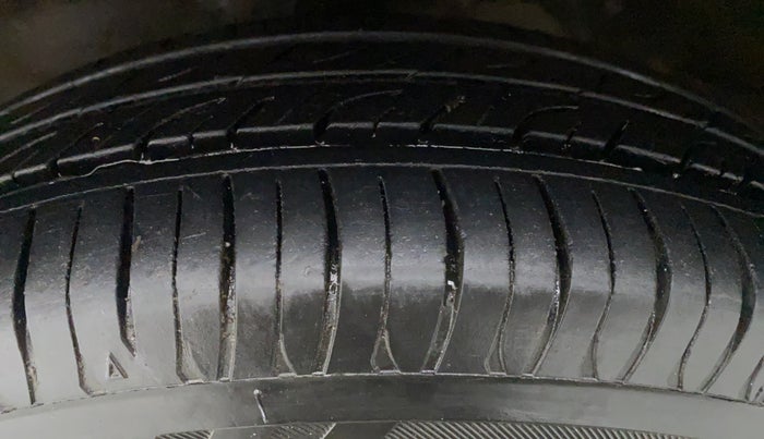 2013 Maruti Zen Estilo LXI, Petrol, Manual, 38,372 km, Right Rear Tyre Tread