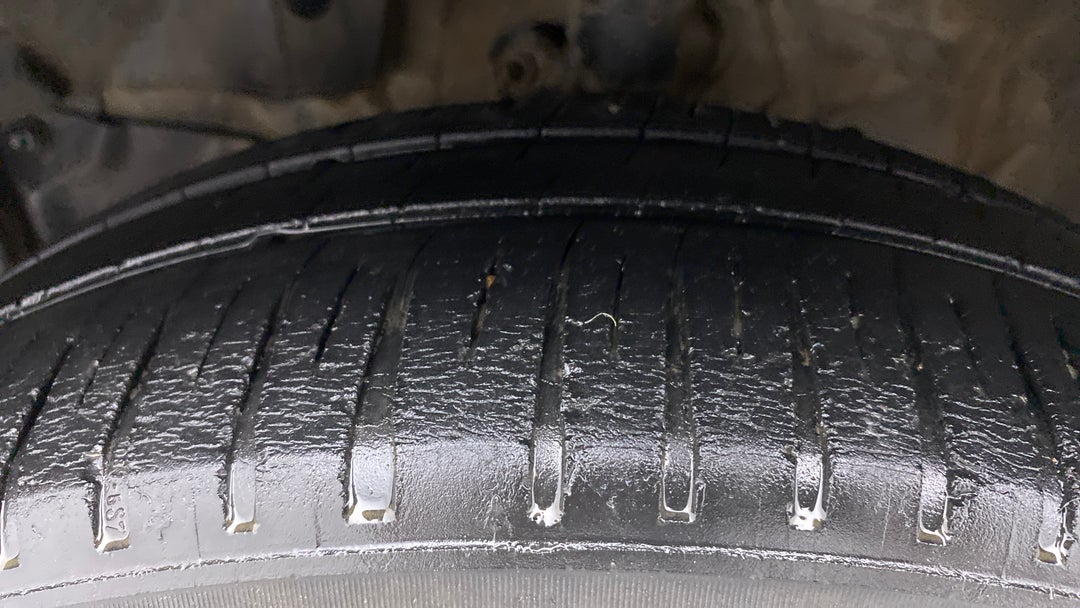 Left Front Tyre Tread
