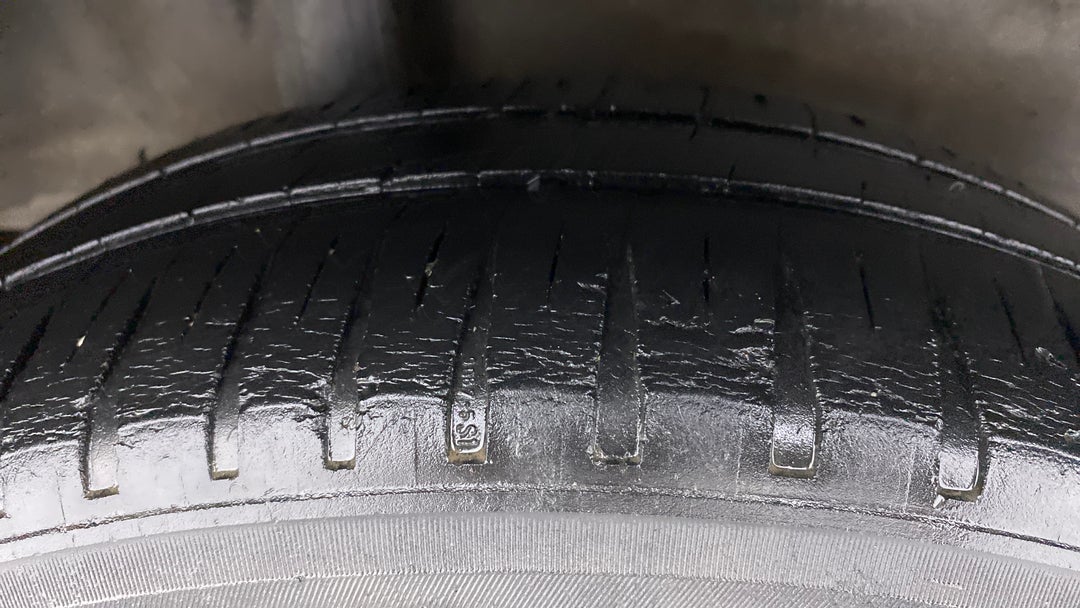 Right Rear Tyre Tread