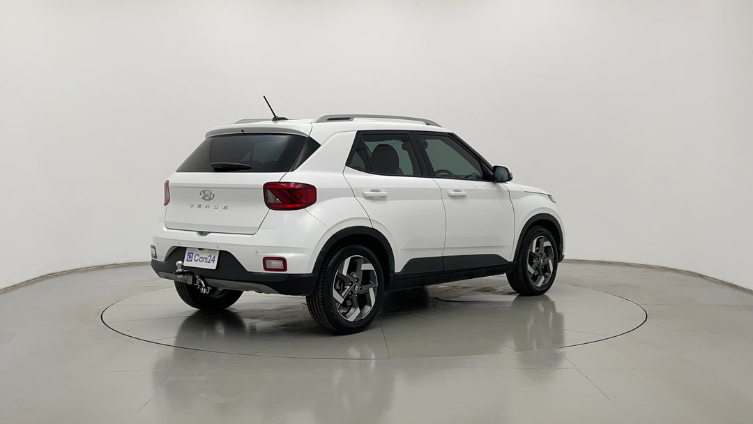 Right Back Diagonal (45- Degree) View