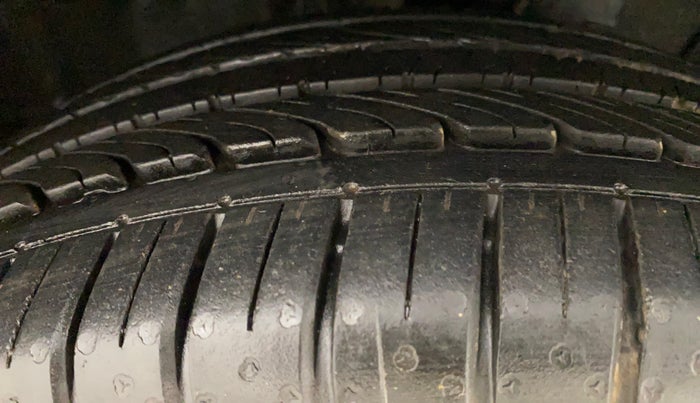 2015 Hyundai Elite i20 ASTA 1.2, Petrol, Manual, 71,575 km, Right Front Tyre Tread