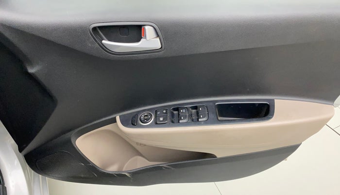 2017 Hyundai Grand i10 SPORTZ (O) 1.2 KAPPA VTVT, Petrol, Manual, 31,018 km, Driver Side Door Panels Control