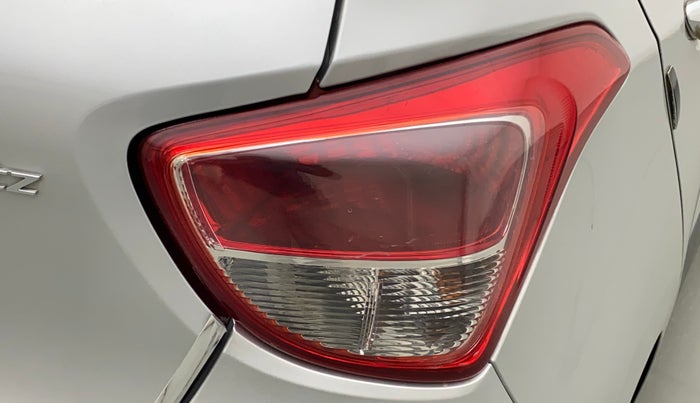 2017 Hyundai Grand i10 SPORTZ (O) 1.2 KAPPA VTVT, Petrol, Manual, 31,018 km, Right tail light - Minor scratches