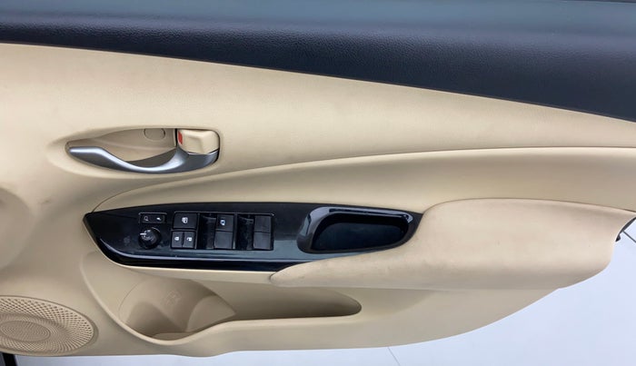 2018 Toyota YARIS V CVT, Petrol, Automatic, 59,938 km, Driver Side Door Panels Control