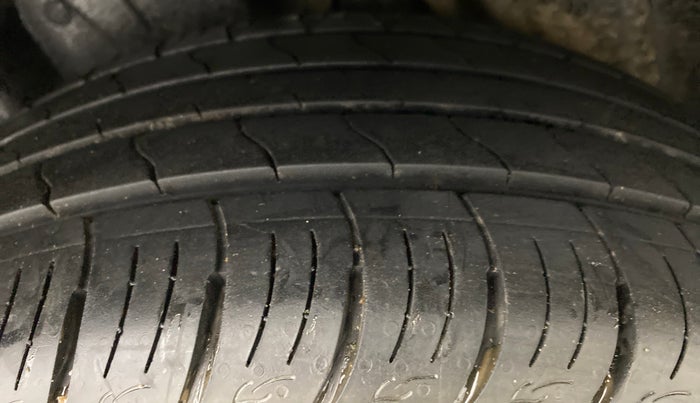 2021 Mahindra XUV300 W8(O), Diesel, Manual, 15,738 km, Left Rear Tyre Tread
