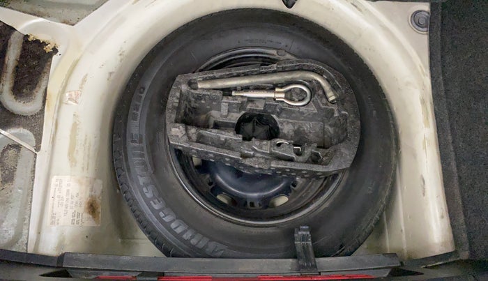 2012 Volkswagen Polo TRENDLINE 1.2L DIESEL, Diesel, Manual, 1,05,355 km, Dicky (Boot door) - Jack missing