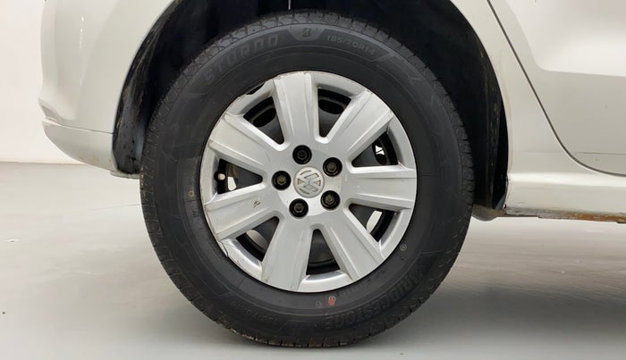 2012 Volkswagen Polo TRENDLINE 1.2L DIESEL, Diesel, Manual, 1,05,355 km, Right Rear Wheel