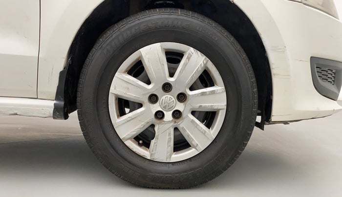 2012 Volkswagen Polo TRENDLINE 1.2L DIESEL, Diesel, Manual, 1,05,355 km, Right Front Wheel