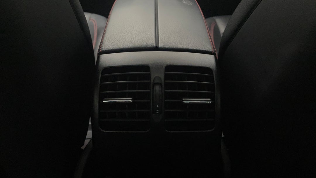 2016 Mercedes-benz E250 E250, Automatic, 75620 km, Rear A/C Vent