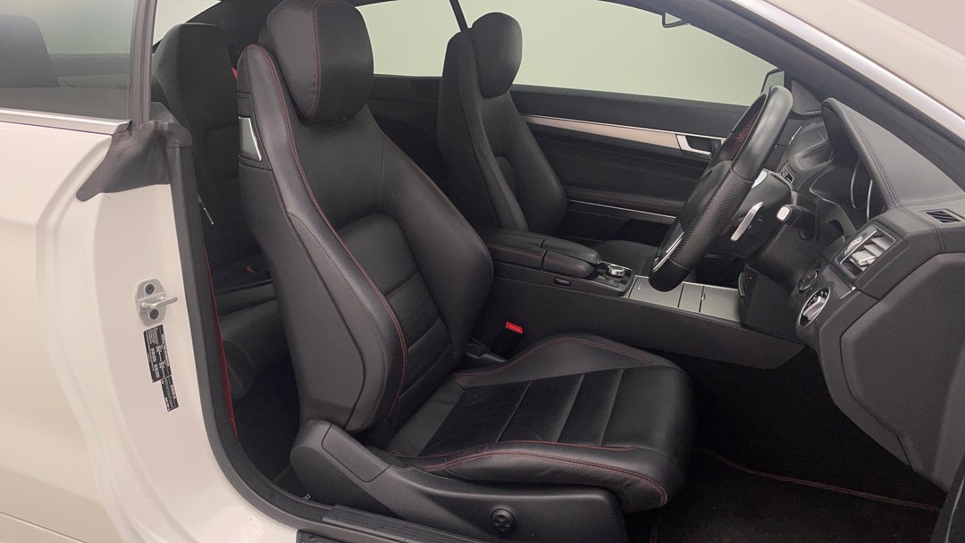 2016 Mercedes-benz E250 E250, Automatic, 75620 km, Right Side Front Door Cabin View