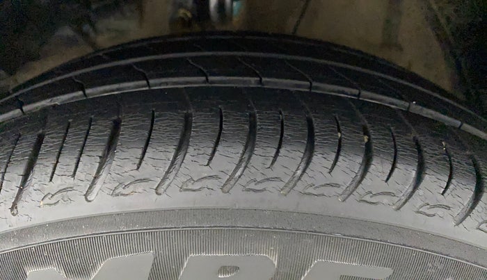 2019 Maruti Baleno SIGMA PETROL 1.2, Petrol, Manual, 32,346 km, Right Front Tyre Tread