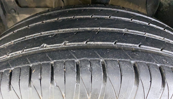 2018 Maruti Vitara Brezza ZDI, Diesel, Manual, 39,696 km, Left Front Tyre Tread