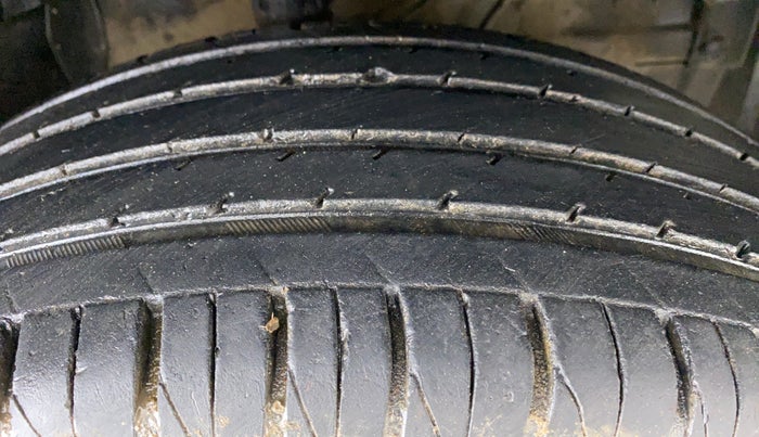 2018 Maruti Vitara Brezza ZDI, Diesel, Manual, 39,696 km, Right Front Tyre Tread