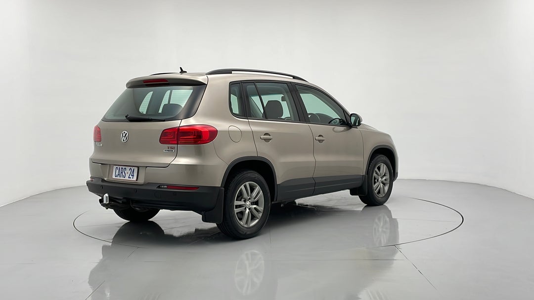 Right Back Diagonal (45- Degree) View