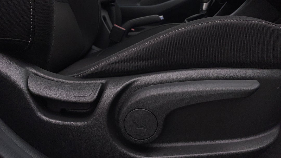 2020 Hyundai i30 Active, Automatic, 61481 km, Drivers Side Adjustment Panel