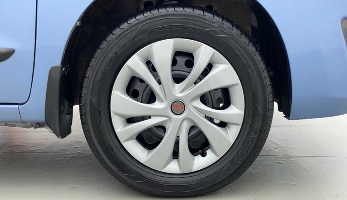 2016 Maruti Wagon R 1.0 VXI, Petrol, Manual, 14,283 km, Right Front Tyre