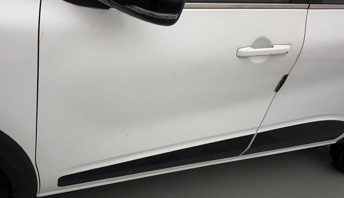 2021 Renault TRIBER RXZ, Petrol, Manual, 22,911 km, Front passenger door - Minor scratches