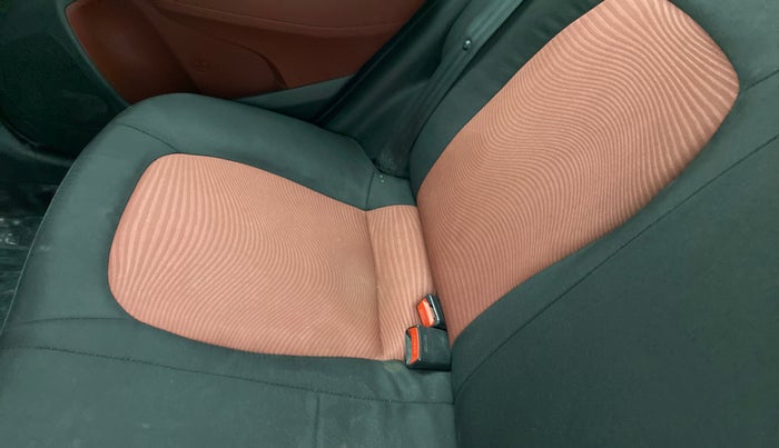 2016 Hyundai Grand i10 1.2 SPORTZ PRIME EDITION VTVT, Petrol, Manual, 75,568 km, Second-row right seat - Cover slightly stained