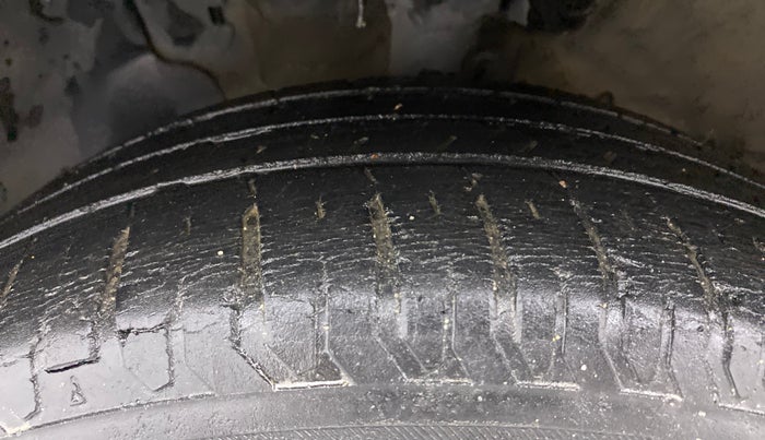 2017 Hyundai Verna 1.6 VTVT SX, Petrol, Manual, 50,151 km, Left Front Tyre Tread