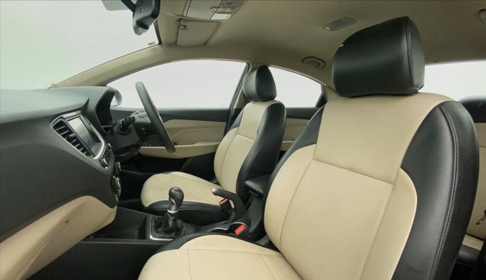 2017 Hyundai Verna 1.6 VTVT SX, Petrol, Manual, 50,151 km, Right Side Front Door Cabin