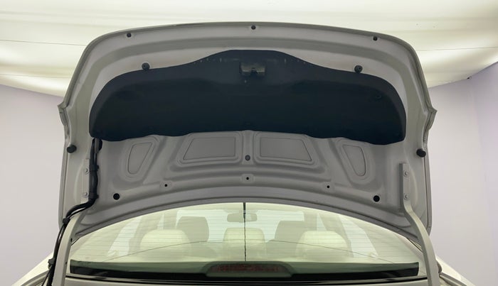 2012 Hyundai Verna FLUIDIC 1.6 VTVT SX, Petrol, Manual, 80,983 km, Boot Door Open