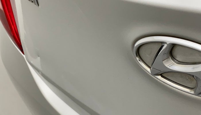 2016 Hyundai Eon MAGNA +, Petrol, Manual, 42,035 km, Dicky (Boot door) - Slightly dented