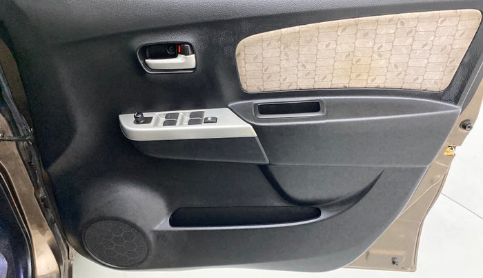 2014 Maruti Wagon R 1.0 VXI, Petrol, Manual, 54,168 km, Driver Side Door Panels Control