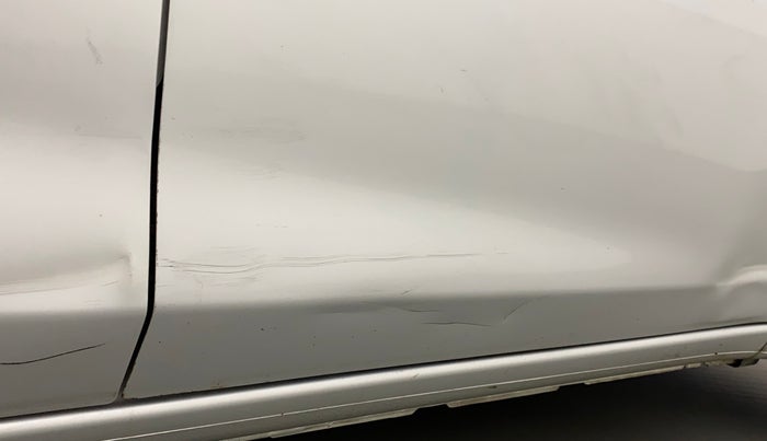 2016 Datsun Go T, Petrol, Manual, 47,433 km, Driver-side door - Minor scratches