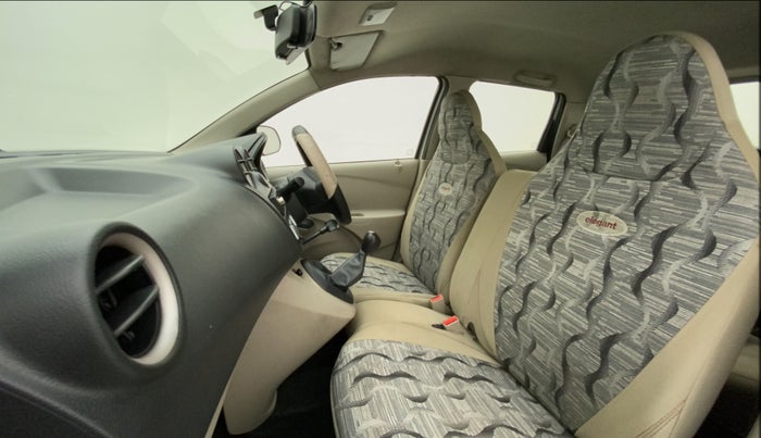 2016 Datsun Go T, Petrol, Manual, 47,433 km, Right Side Front Door Cabin