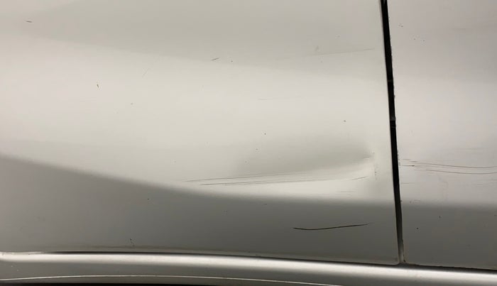 2016 Datsun Go T, Petrol, Manual, 47,433 km, Right rear door - Minor scratches