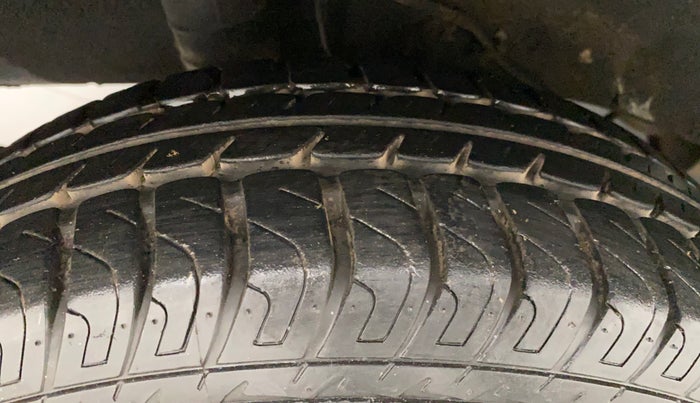 2016 Datsun Go T, Petrol, Manual, 47,433 km, Right Rear Tyre Tread