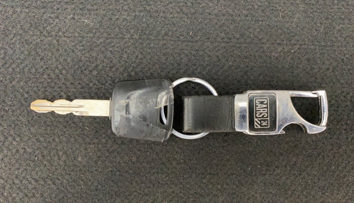 2016 Datsun Go T, Petrol, Manual, 47,433 km, Key Close Up