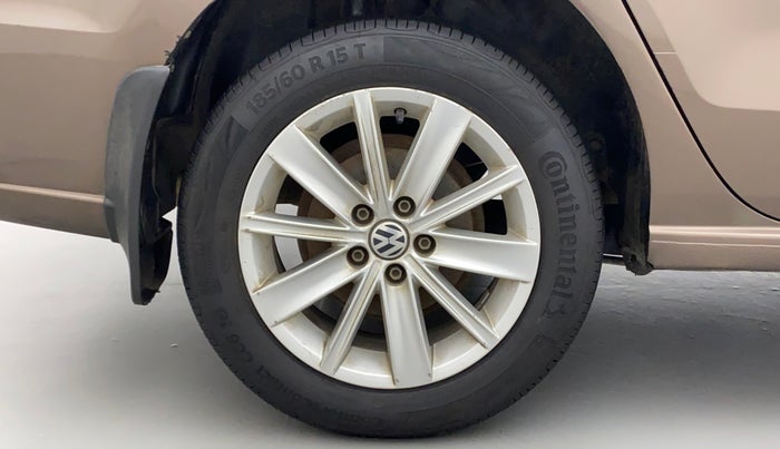 2016 Volkswagen Vento HIGHLINE PETROL AT, Petrol, Automatic, 91,853 km, Right Rear Wheel
